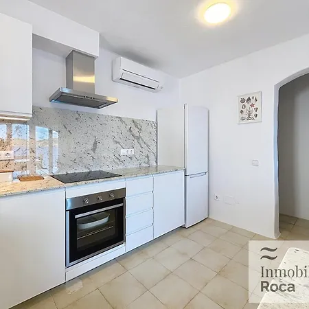 Roca Fornells, Marinero Con Wifi Y Aire Acondicionado P82 *